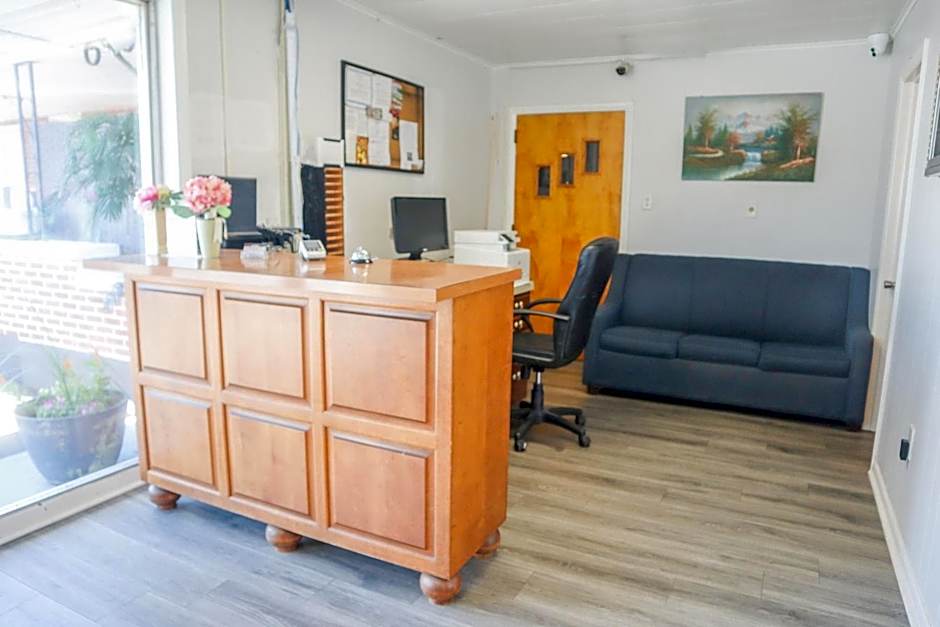 The Lancaster Motel By OYO Ronks near Paradise