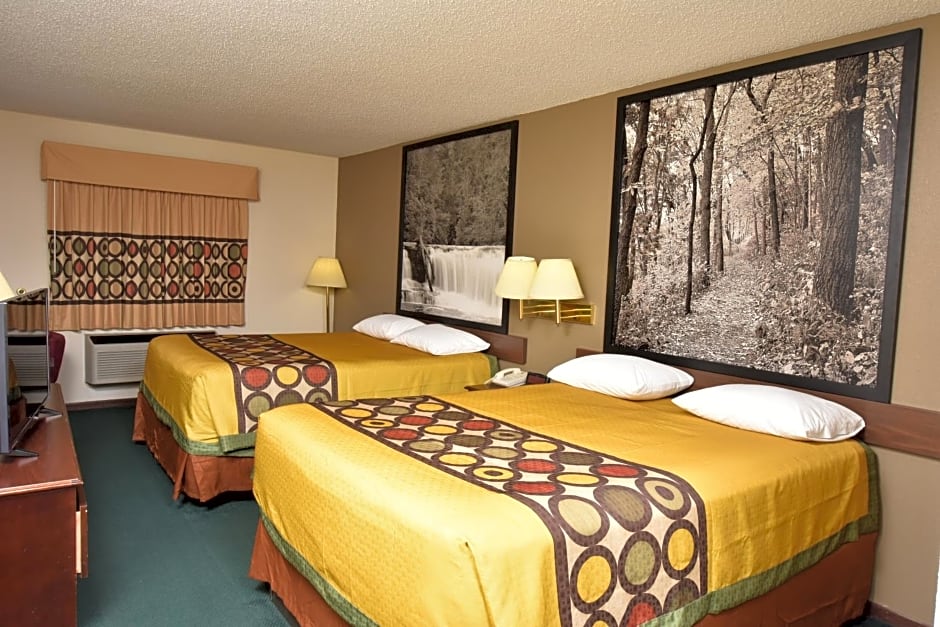 Super 8 by Wyndham Springfield/Battlefield