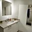 Wonderful 1 bedroom condo in Midtown.