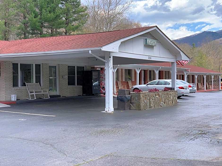 Travelowes Motel - Maggie Valley