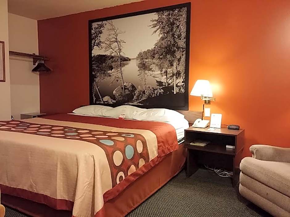 Hotel Iron Mountain Inn & Suites
