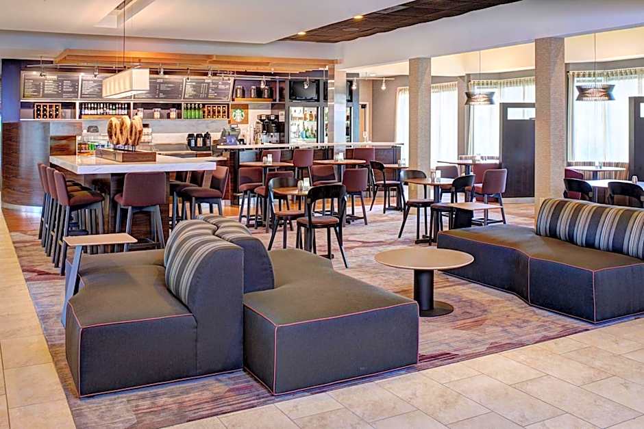Courtyard by Marriott Louisville East
