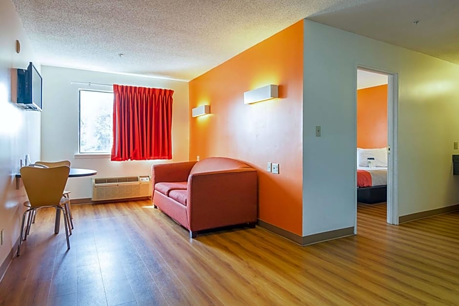 Motel 6-Jonesboro, GA