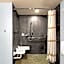 Courtyard by Marriott Chicago at Medical District-UIC