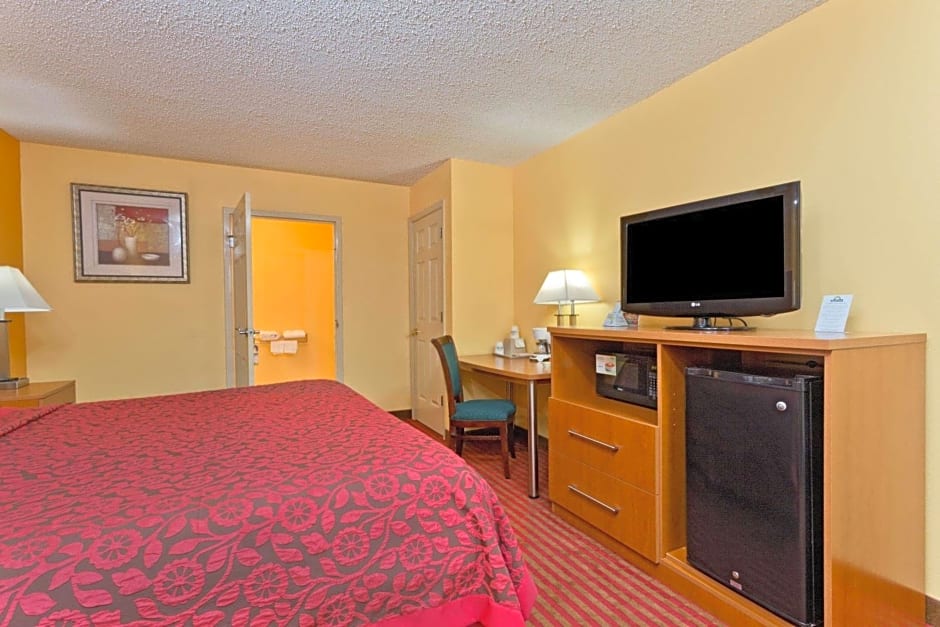 Days Inn by Wyndham Franklin