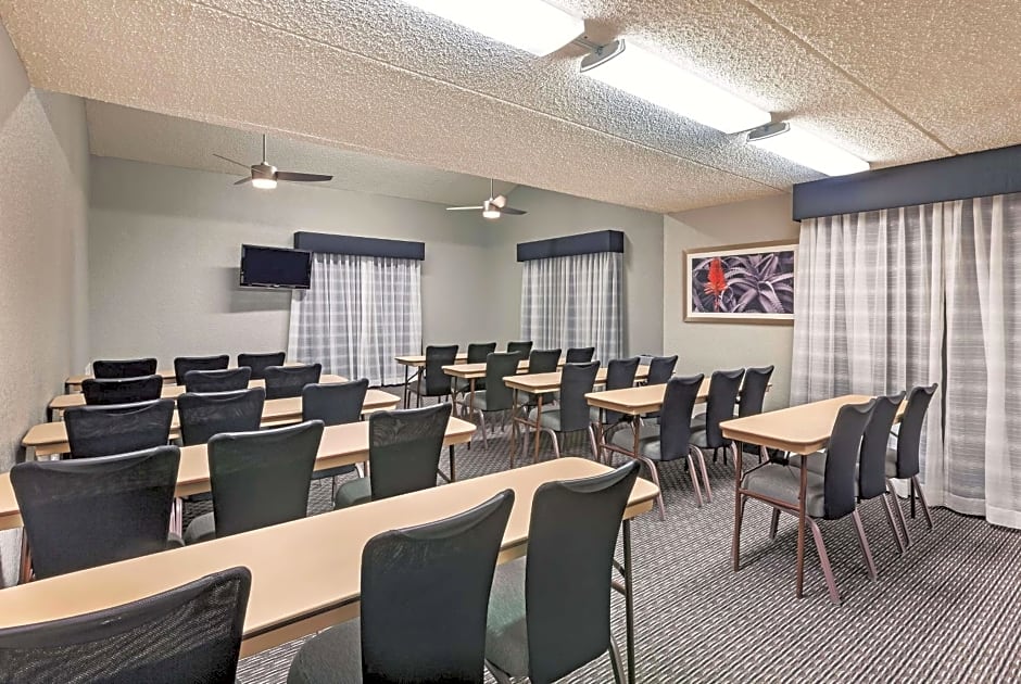 Travelodge by Wyndham Houston Cy-Fair