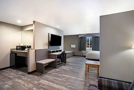 King Suite with Jetted Tub