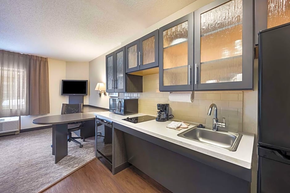Sonesta Simply Suites Pittsburgh Airport
