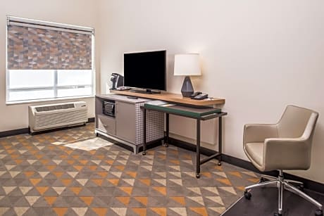 Queen Room with Two Queen Beds - Mobility Access Tub/Non-Smoking