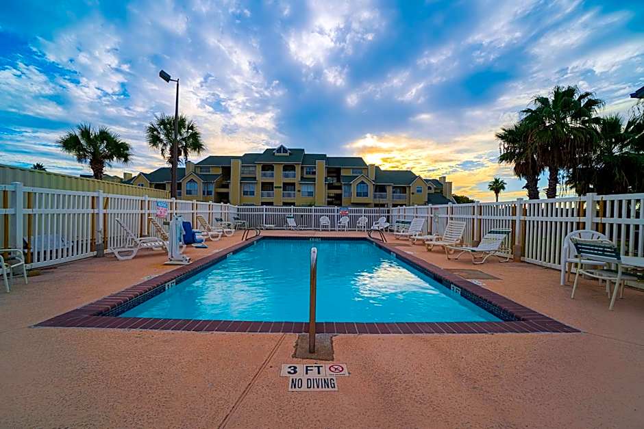 Island Inn By OYO Galveston Beach, TX