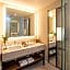 Hotel E