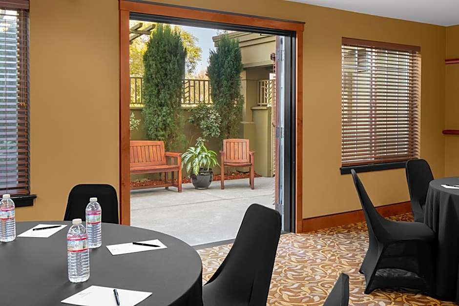 Larkspur Landing Roseville - An All-Suite Hotel