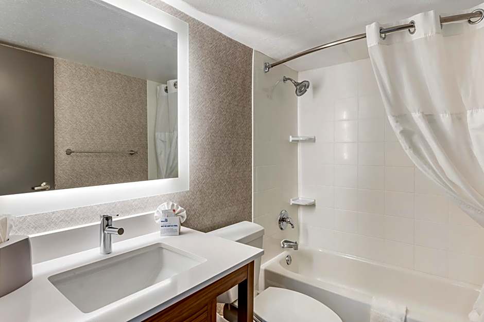 Holiday Inn Express Chicago-Downers Grove