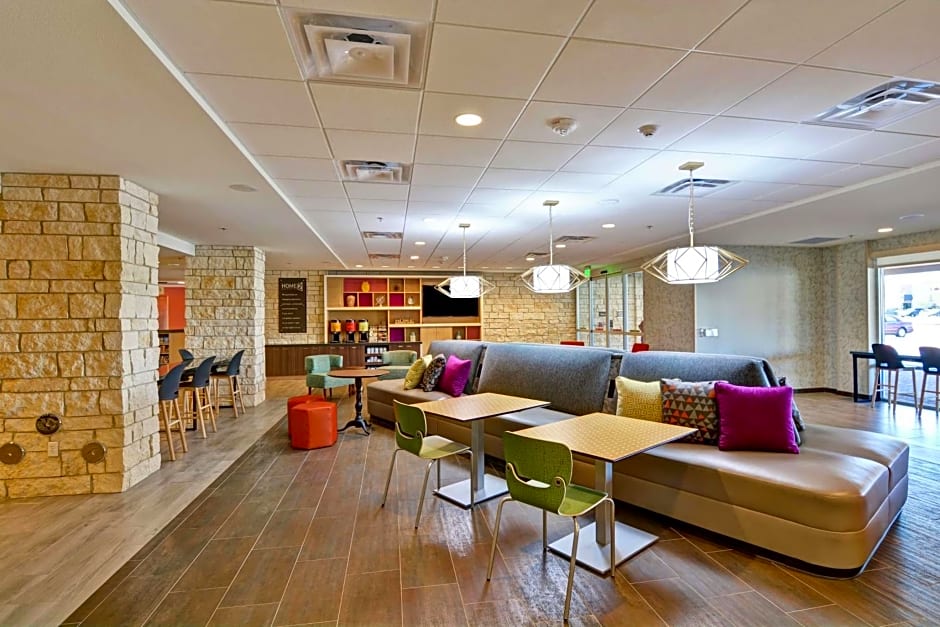 A Guide to Hilton Hotels Pet Policy What You Need to Know — Romingo