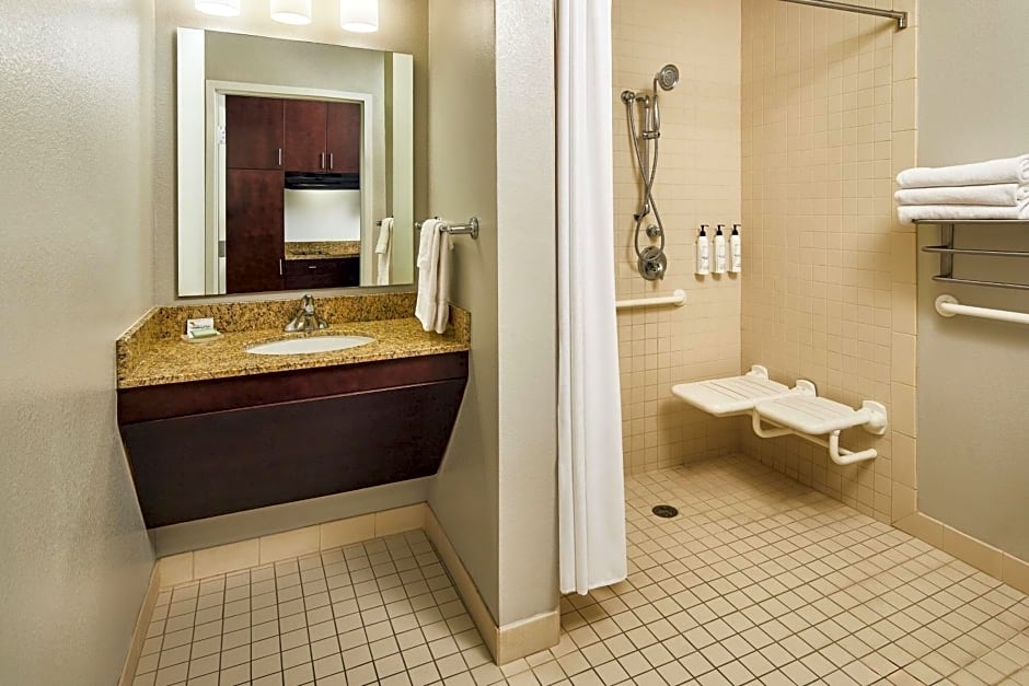 TownePlace Suites by Marriott Garden City