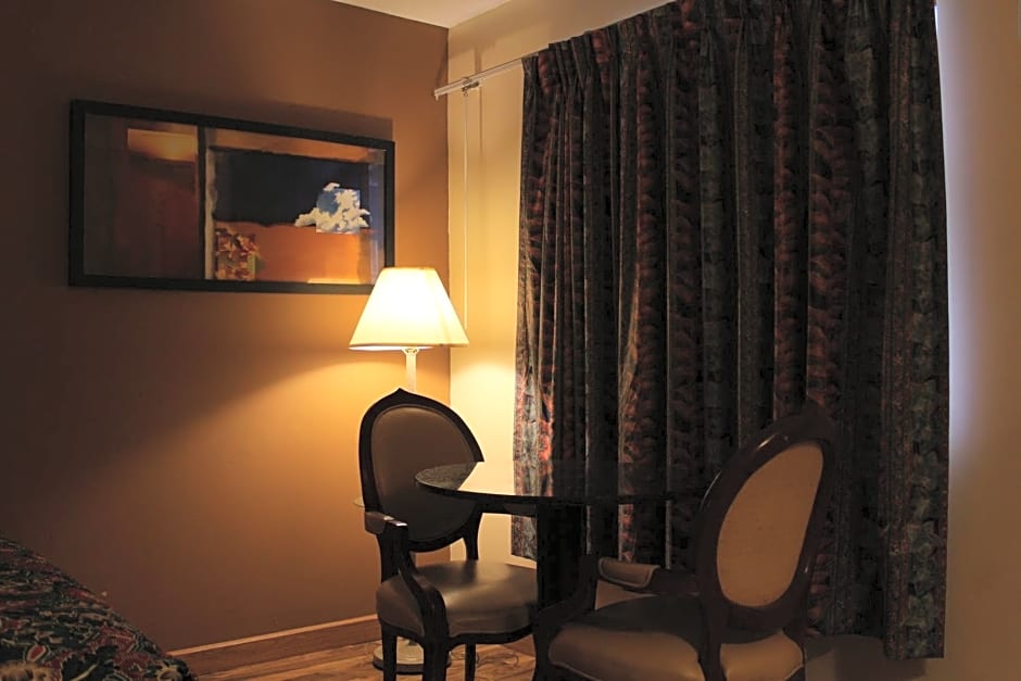 American Inn and Suites