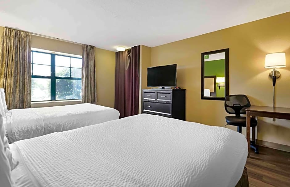 Sonesta Simply Suites Lansing