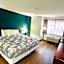 Studio 6 Suites Portland, OR Downtown OHSU