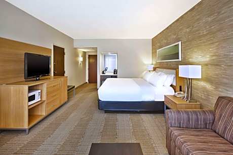 1 King Bed