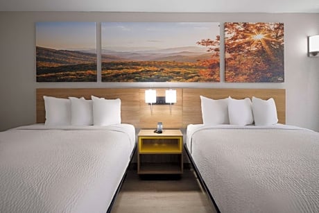 Queen Room with Two Queen Beds - Non-Smoking