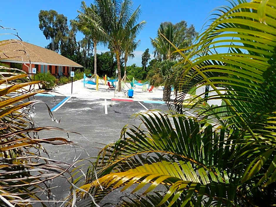 Nokomis Inn and Suites