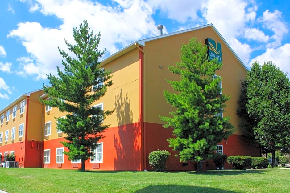 Quality Inn & Suites Cincinnati Sharonville