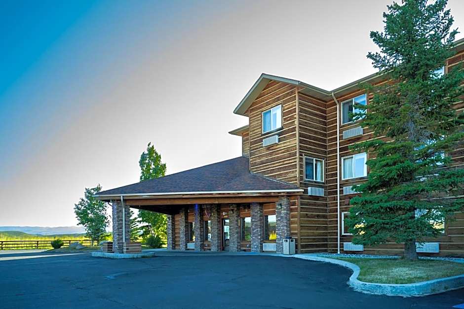 Pinedale Hotel & Suites
