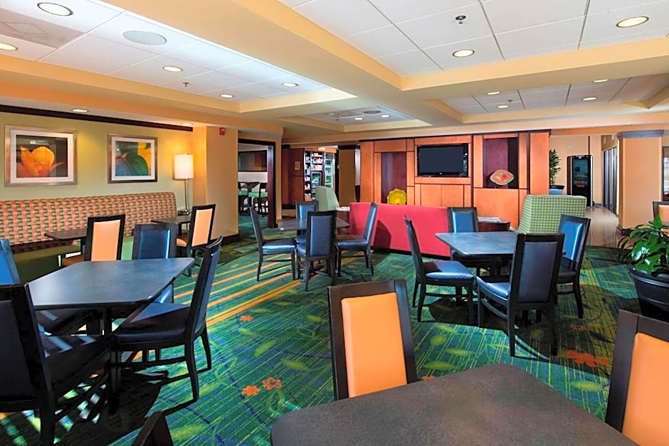 Fairfield Inn & Suites by Marriott Charleston Airport/Convention Center