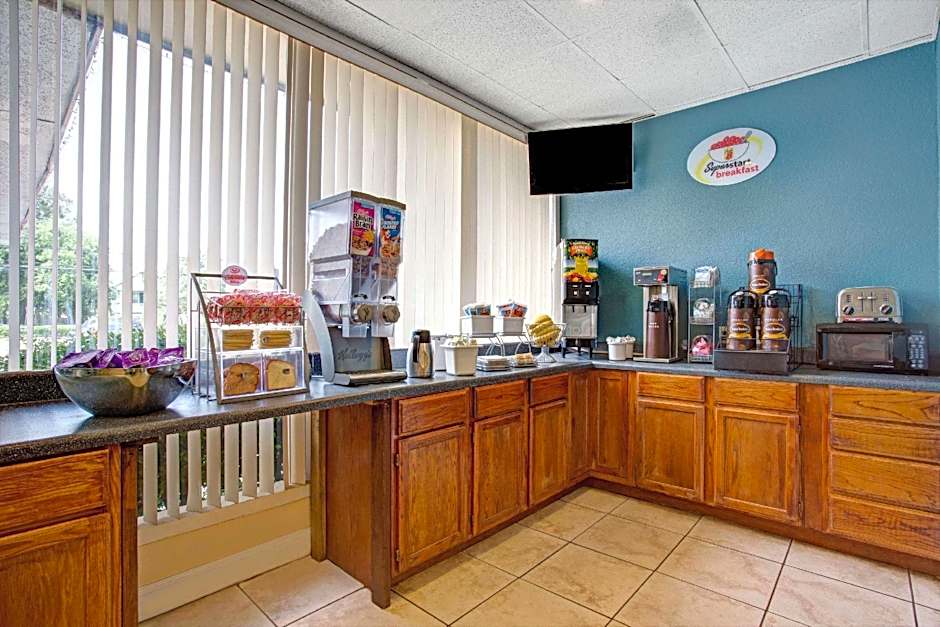 Super 8 by Wyndham Norfolk/Chesapeake Bay