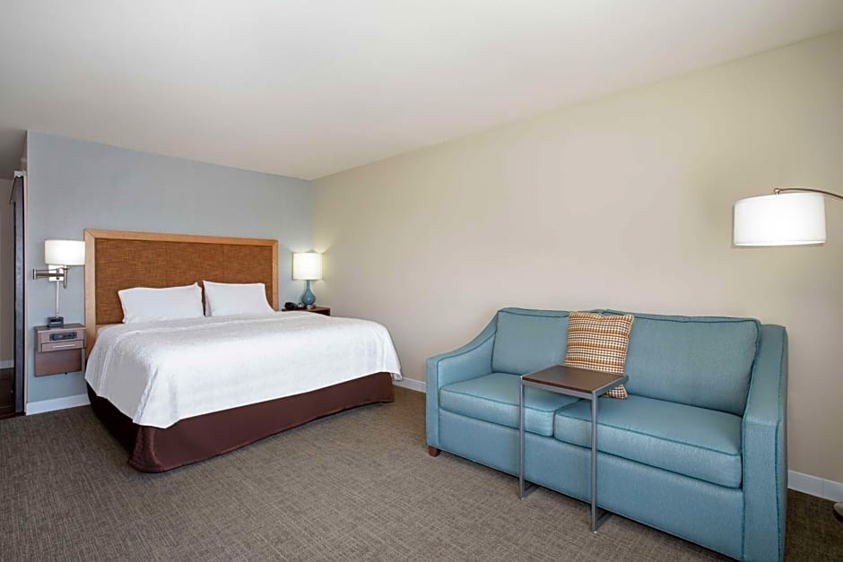Hampton Inn By Hilton Lincoln Airport