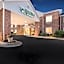 HomeTowne Studios by Red Roof East Lansing - Okemos