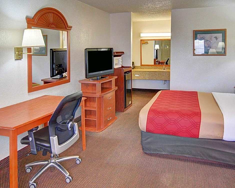 Super 8 by Wyndham Decatur Texas