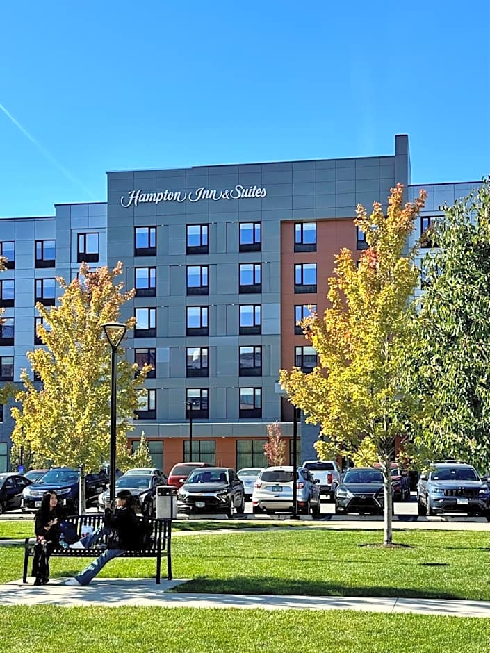 Hampton Inn & Suites Chicago Medical District UIC