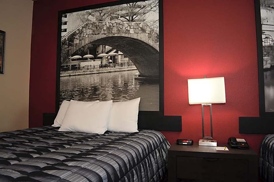 Super 8 by Wyndham Karnes City
