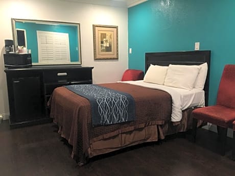 Standard Queen Room