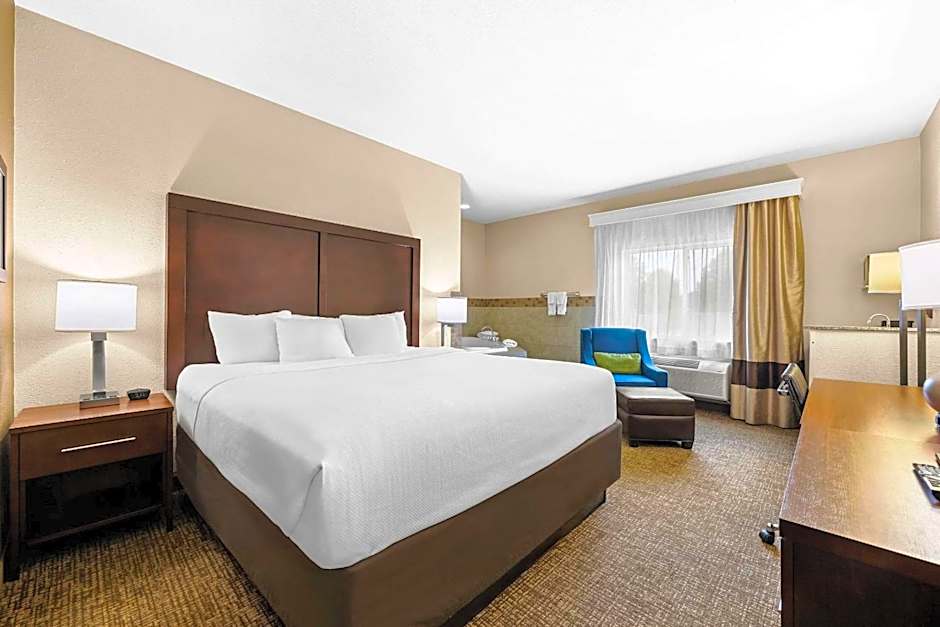 Comfort Inn & Suites Pueblo
