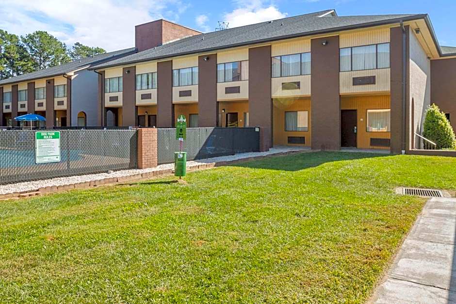 Quality Suites Hickory South