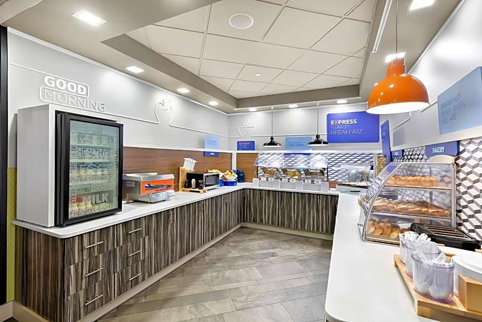 Holiday Inn Express Atlanta Nw - Galleria Area