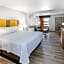Days Inn & Suites by Wyndham Huntsville