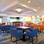 Holiday Inn Express Hotel & Suites Vermillion
