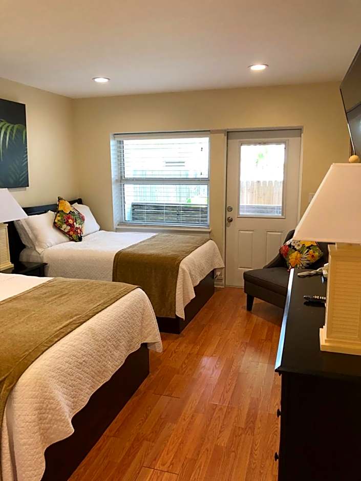 Harborside Motel & Marina
