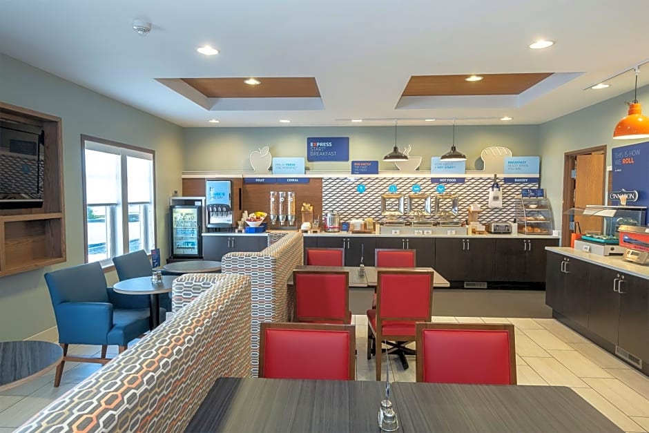 Holiday Inn Express Hotel & Suites Iron Mountain