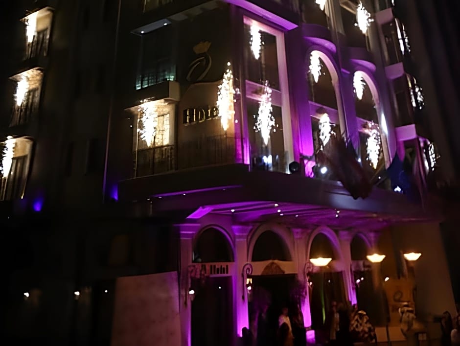 Q Hotel