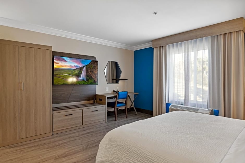 Holiday Inn Express Hotel & Suites Vacaville