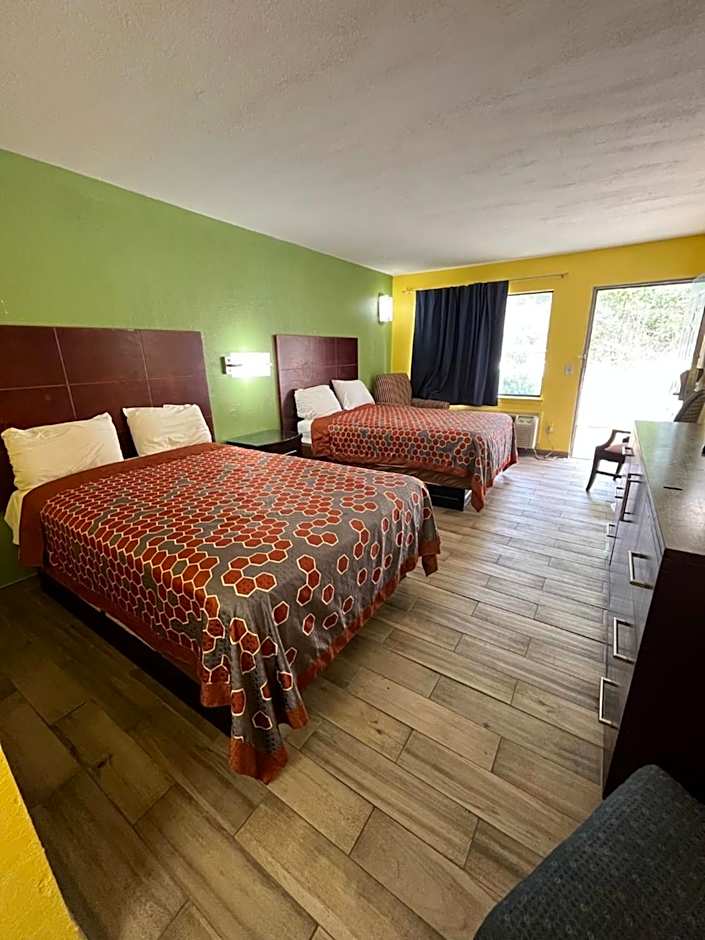 Hallmarc Inn