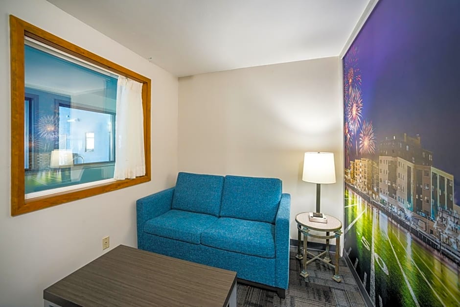 AmericInn by Wyndham Green Bay Near Stadium