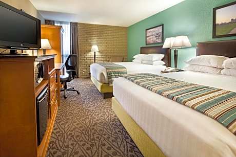 Superior Queen Room with Two Queen Beds