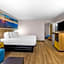 Days Inn by Wyndham Clayton
