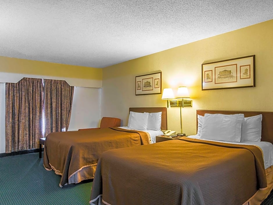 Rodeway Inn & Suites