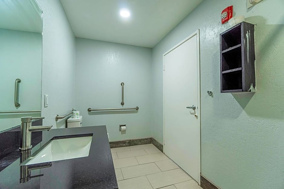 Xpress Inn & Extended Stays